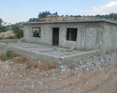 Uluyatırda 5400 m2  bağ evi