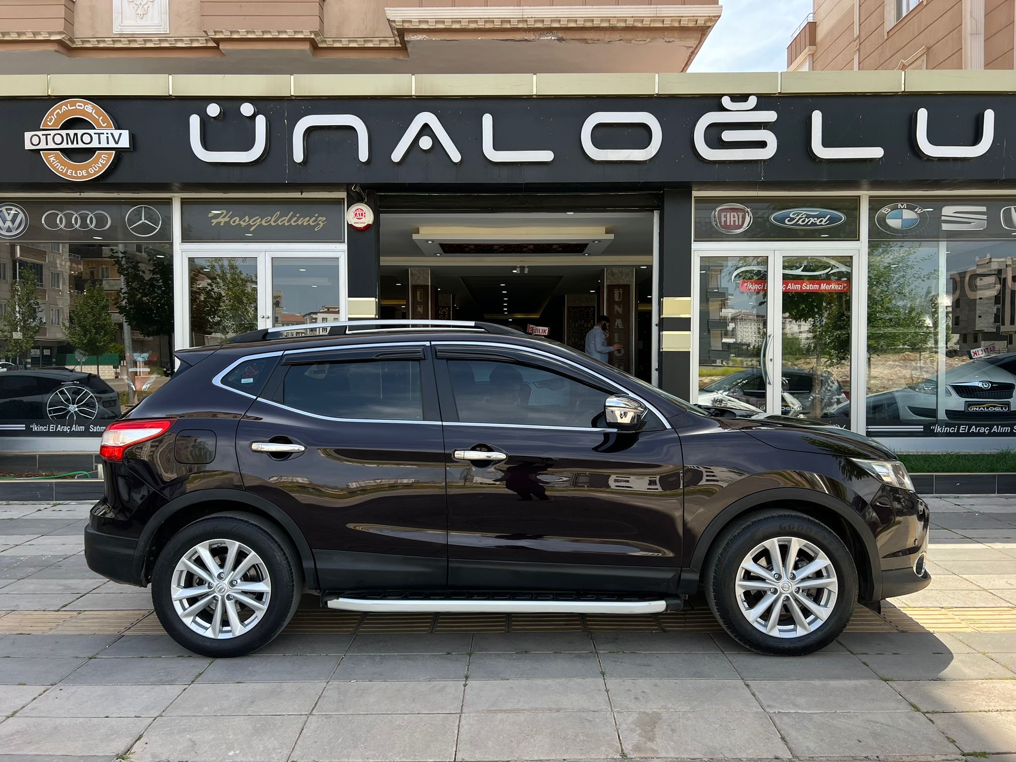 ÜNALOĞLUNDAN 2014 OTOMATİK BOYASIZ QASHQAİ 1.6DCİ TEKMA